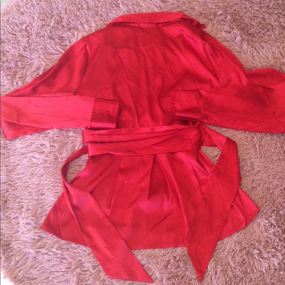 💌 Cherry Red Wrap Blouse - Picture 2 of 7